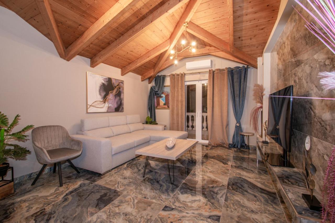 Casa Di Voz Shared Villa Studios By "Elite" Gaitani 외부 사진